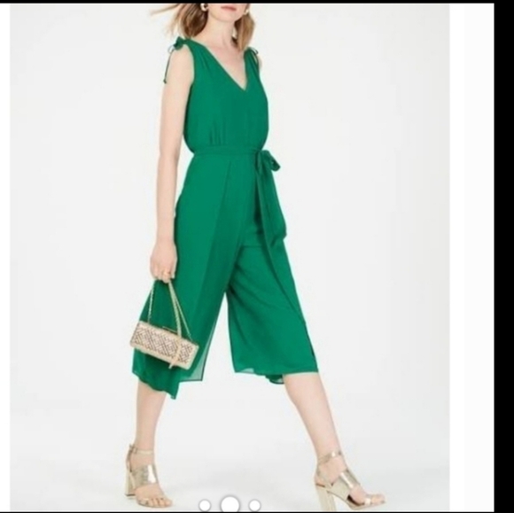 VINCE Camuto Cropped Leght Chiffon Jumpsuit - Picture 10 of 11